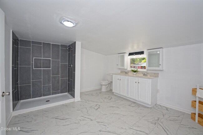 Building Photo - 714 NY-29