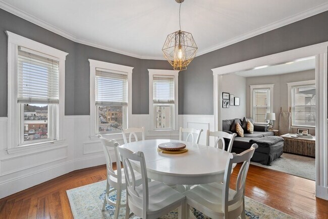 Building Photo - 176 Minot St