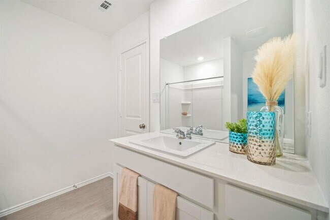 Building Photo - 23437 Firelight Dr