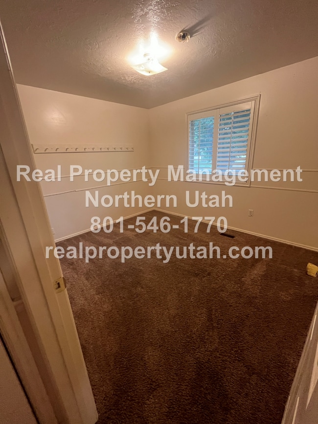 Building Photo - Large 5 Bedroom Home In Farmington Coming ...