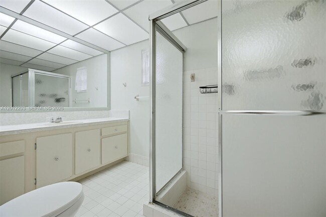Building Photo - 920 NW 92nd Ave