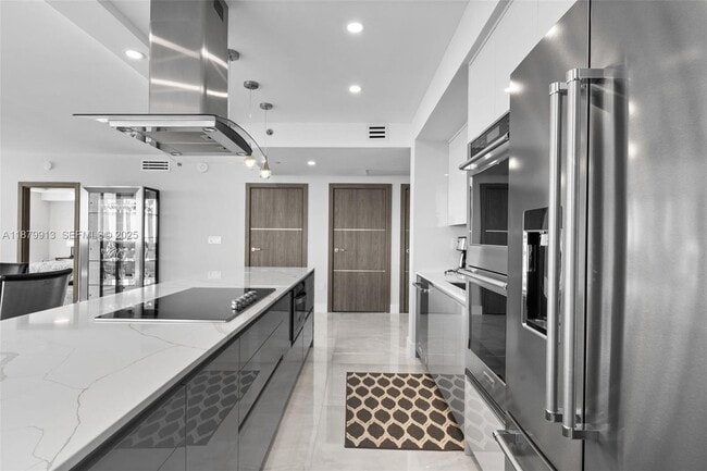 Building Photo - 1830 S Ocean Dr