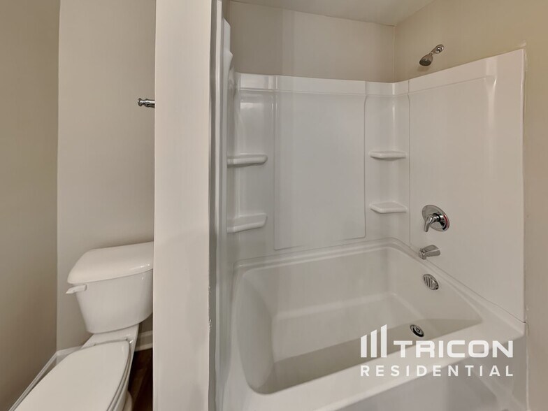 Building Photo - 341 Freeman Cir