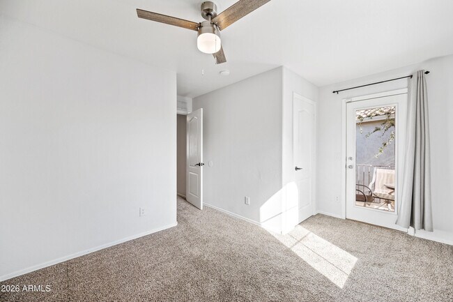 Building Photo - 1516 E Mobile Ln