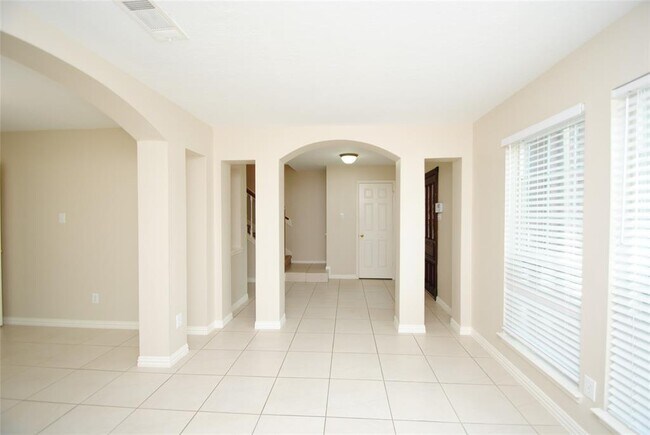 Building Photo - 17110 Fairway Glen Ct