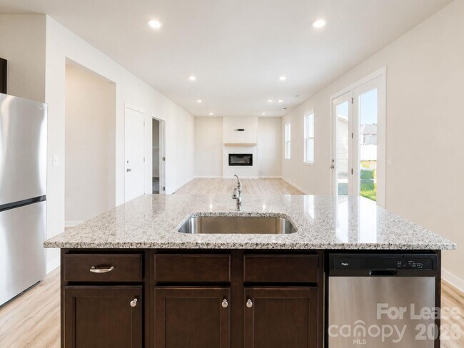 Building Photo - 5030 Markfield Ln