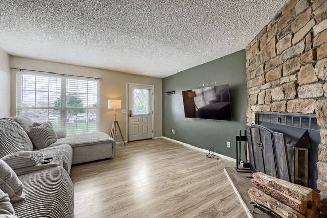 Building Photo - 14344 E Hawaii Cir