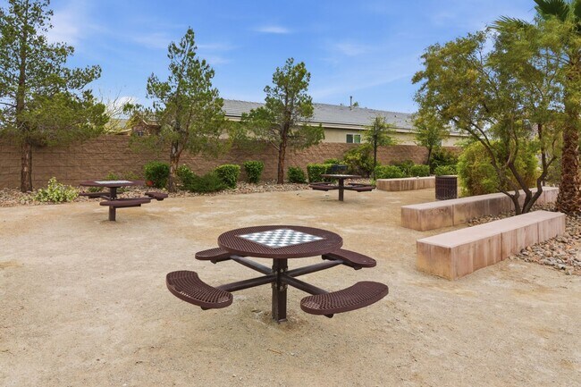 Building Photo - SW!!! Casita!!!! Single Story!!! 4 Bedrooms!!! Gated!!! End or Cut De Sac!!! Community green area...