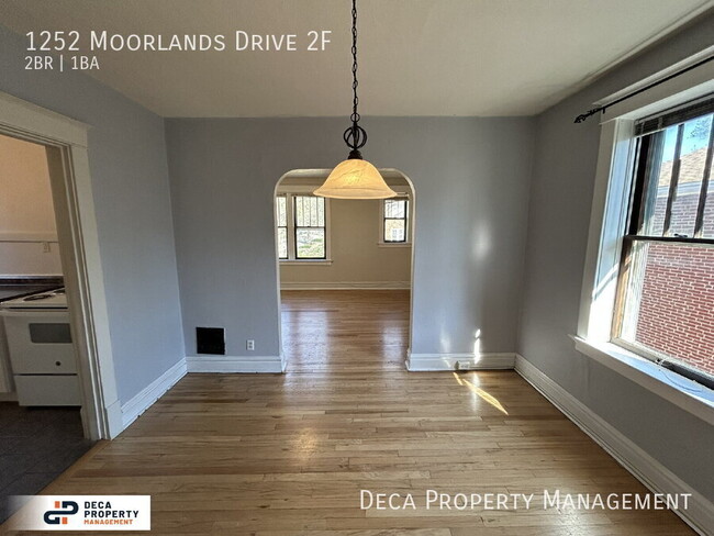 Building Photo - 1252 Moorlands Dr