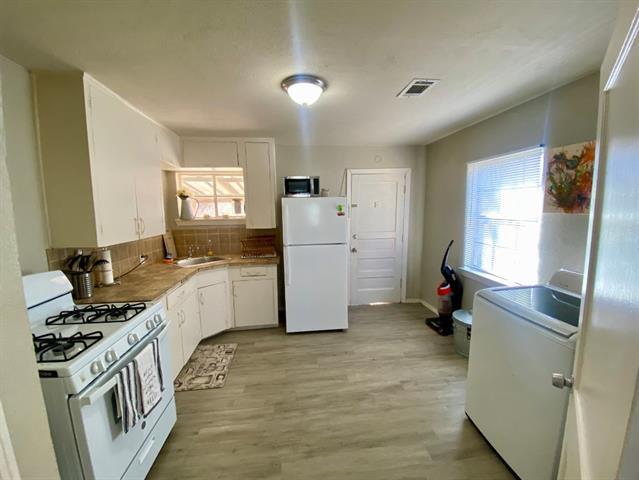 Building Photo - 5631 Arlington Park Dr