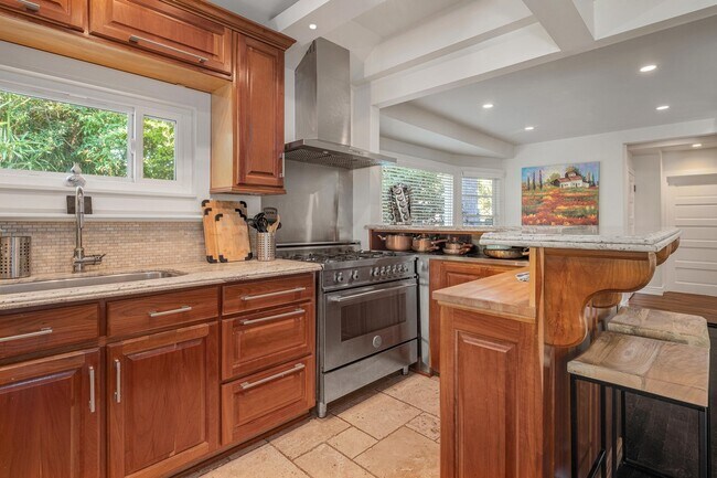 Building Photo - 38 19th Ave