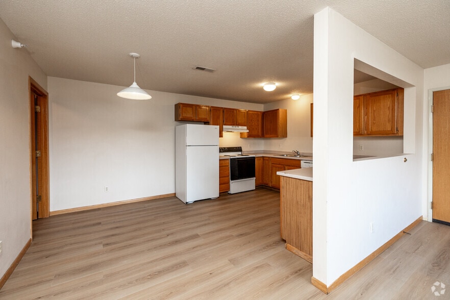 3BR, 2BA - 1,200SF - Kitchen - Campus Court Apartments