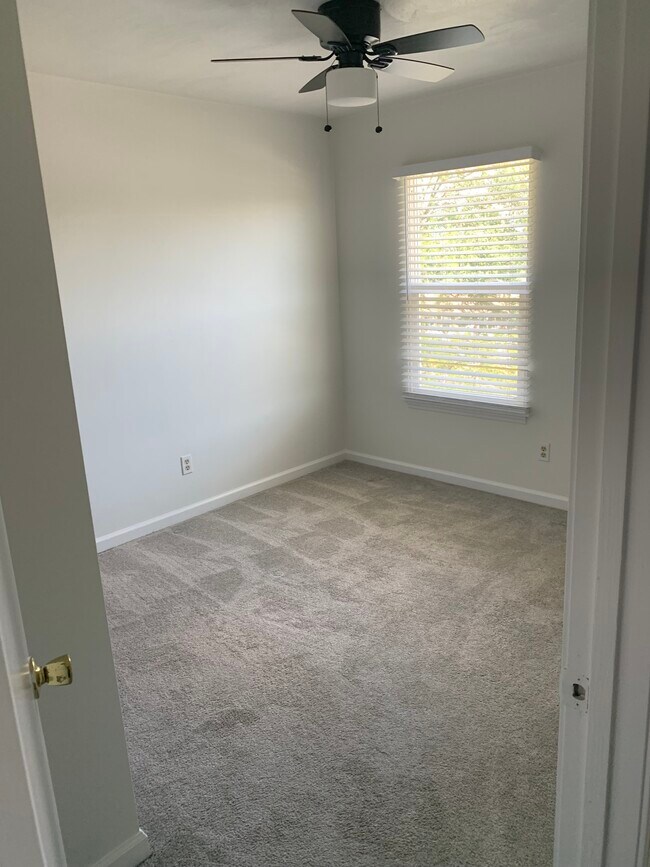 Bedroom 2 - 218 Pheasant Run Dr