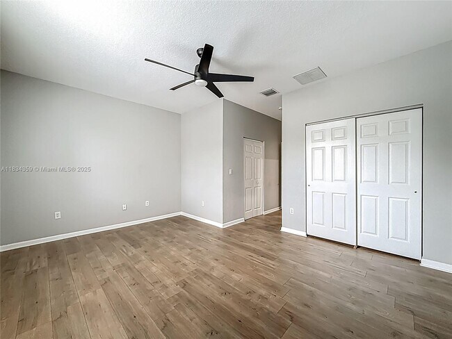 Building Photo - 2505 NW 31st Ct