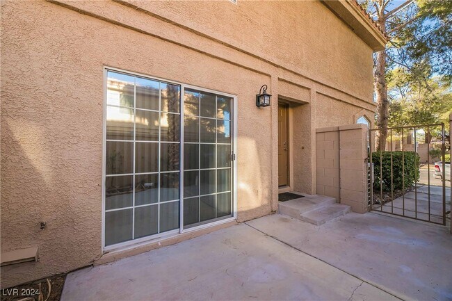 Building Photo - 2815 Dawn Crossing Dr