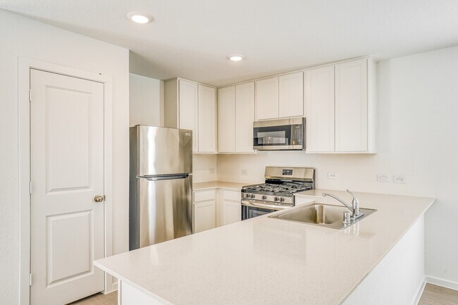 Building Photo - 11430 Forest W St