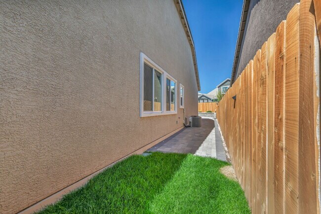 Building Photo - 9545 Hawkshead Rd
