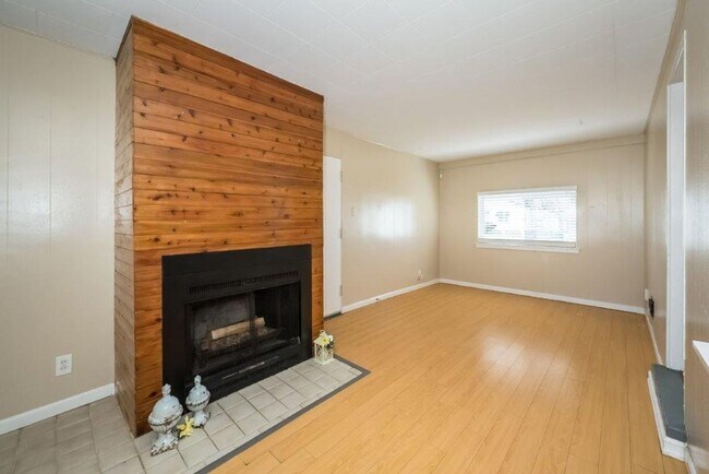 Building Photo - 10546 Anson Dr