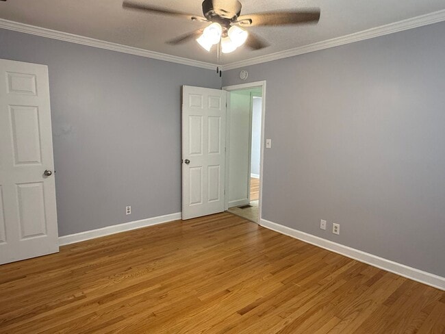 Building Photo - 3/2 bath home - Town Acres School District!