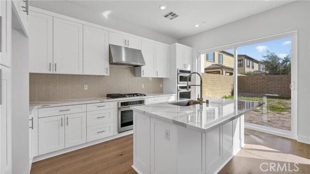 Building Photo - 107 Pansy