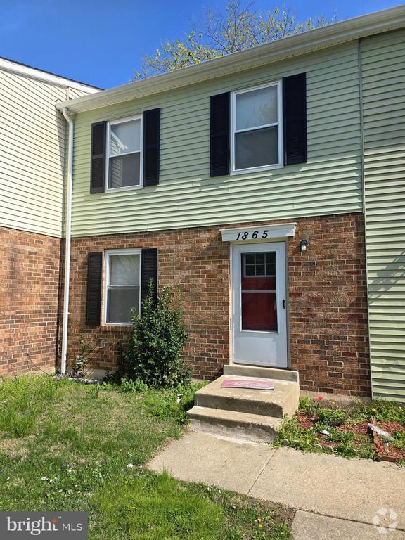 Building Photo - 1865 Hawk Ct