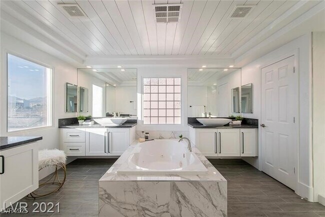 Building Photo - 3567 Fair Bluff St