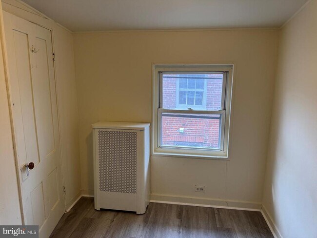 Building Photo - 230 W Lafayette Ave