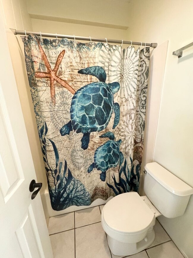 Building Photo - 3 bed, 2 bath w/ garage available first week of January!