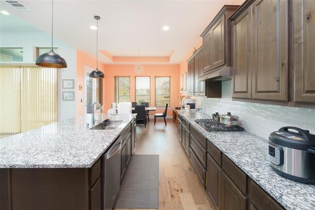 Building Photo - 816 Paseo de Castana Wy