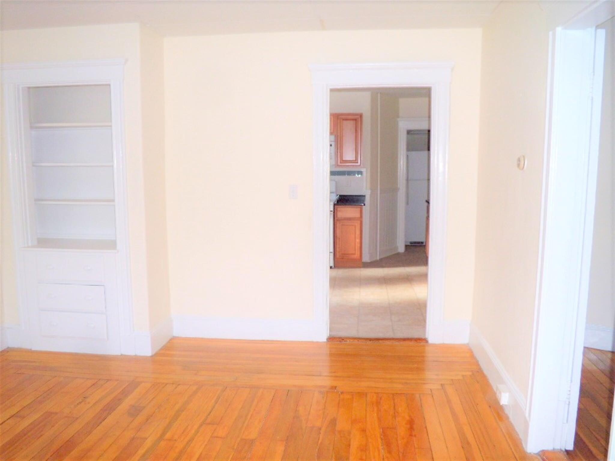 Building Photo - 40 Linden Ave