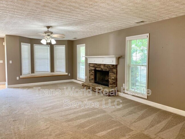 Building Photo - 4442 Keenly Valley Dr NE