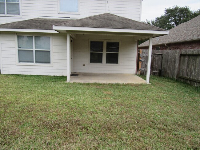 Building Photo - 6338 Applewood Forest Dr