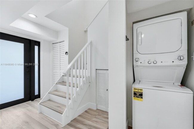 Building Photo - 3540 SW 17th St