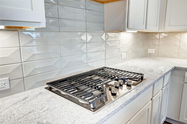 Building Photo - 8403 Oceanmist Cv Dr