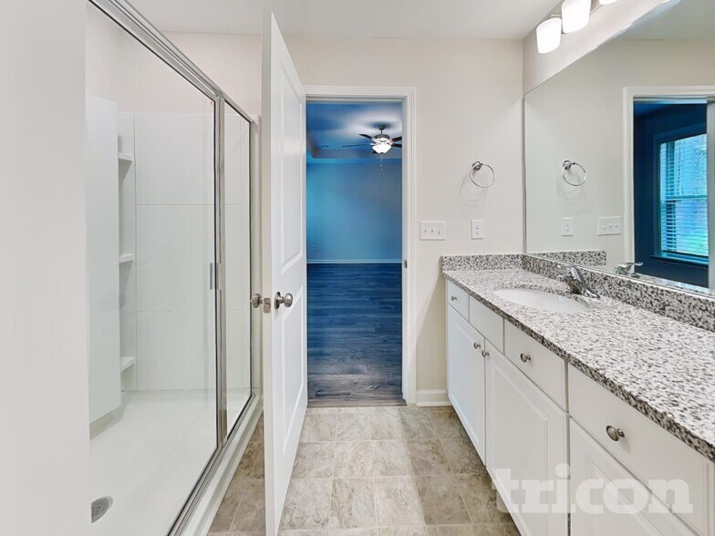 Building Photo - 208 Chapelcrest Ln