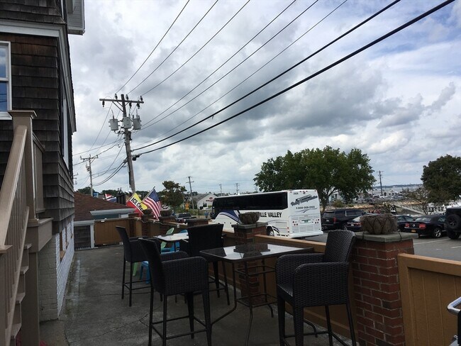 Building Photo - 24 Chilton St