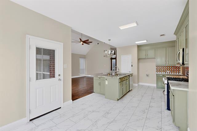 Building Photo - 1432 Meadow Vista Dr