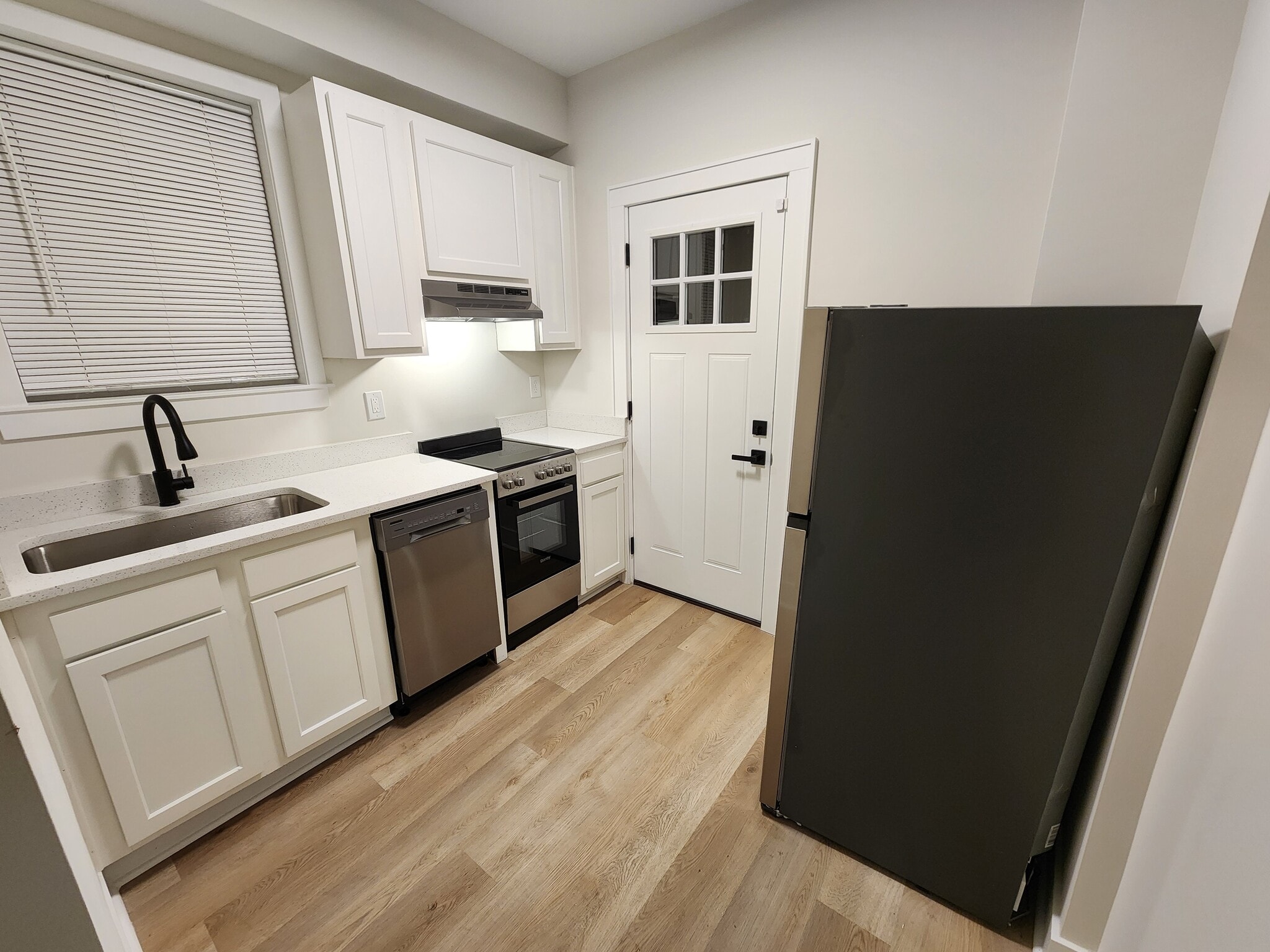 Building Photo - 29 W Patterson Ave