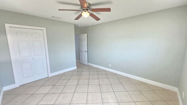 Building Photo - Four Bedroom Pool Home - Second Floor View of Manatee River