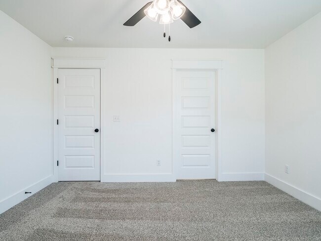 Building Photo - 1440 Emmerson St