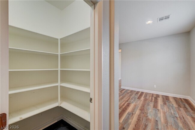 Building Photo - 276 Homeward Way