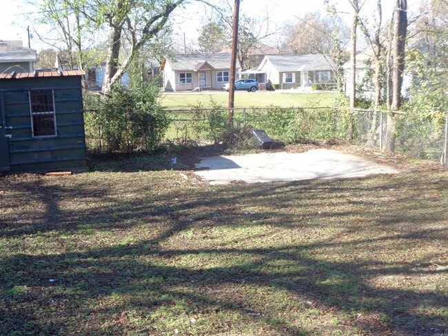 Building Photo - 2514 Johnson St