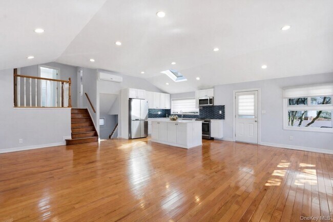 Building Photo - 1374 Prospect Ave