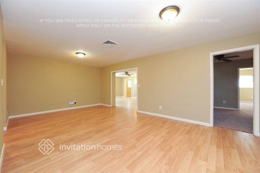 Building Photo - 6164 35th Ave N