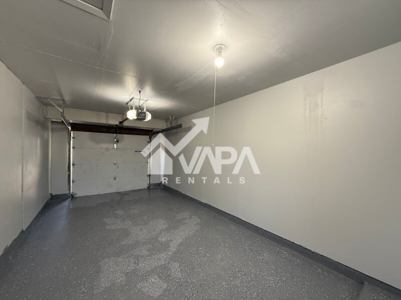 Building Photo - 1719 Farwell Dr