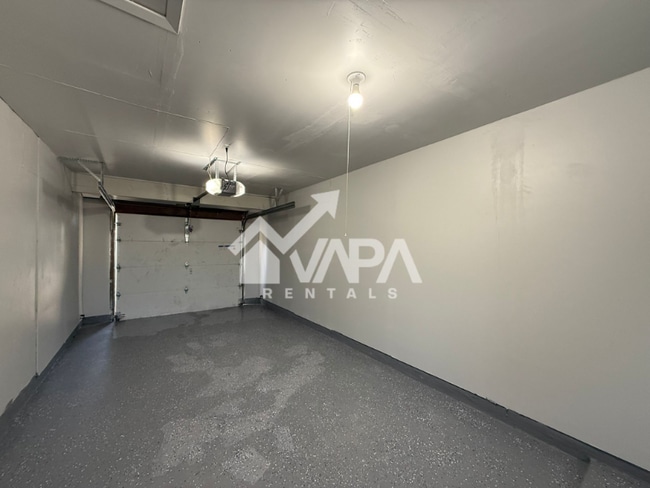 Building Photo - 1719 Farwell Dr