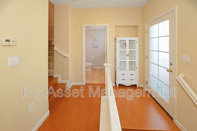 Building Photo - 1653 Northshore Dr