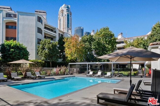 Building Photo - 2131 Century Park Ln