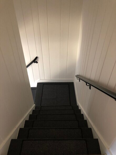 Building Photo - 208 S Main St.