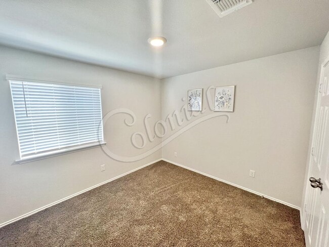 Building Photo - 1307 Cesarina St